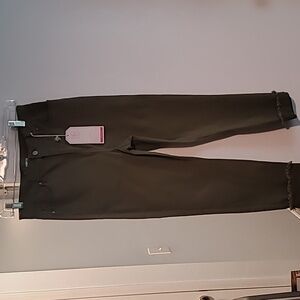 Nwt no boundaries crop pants size 9